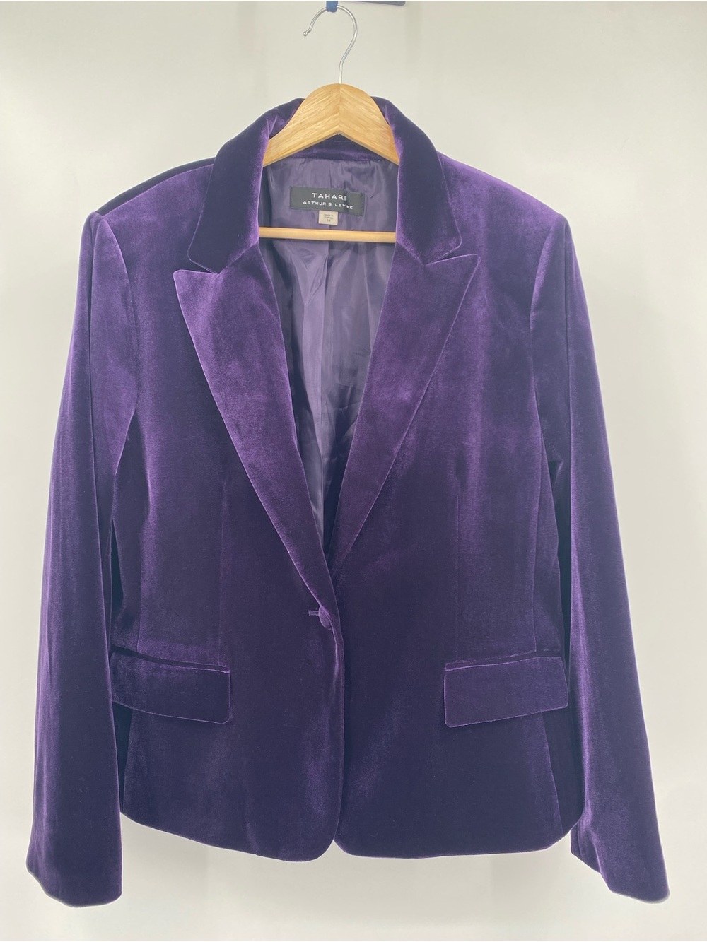 Tahari by Arthur S.Levine purple velvet blazer Single Button Size 14